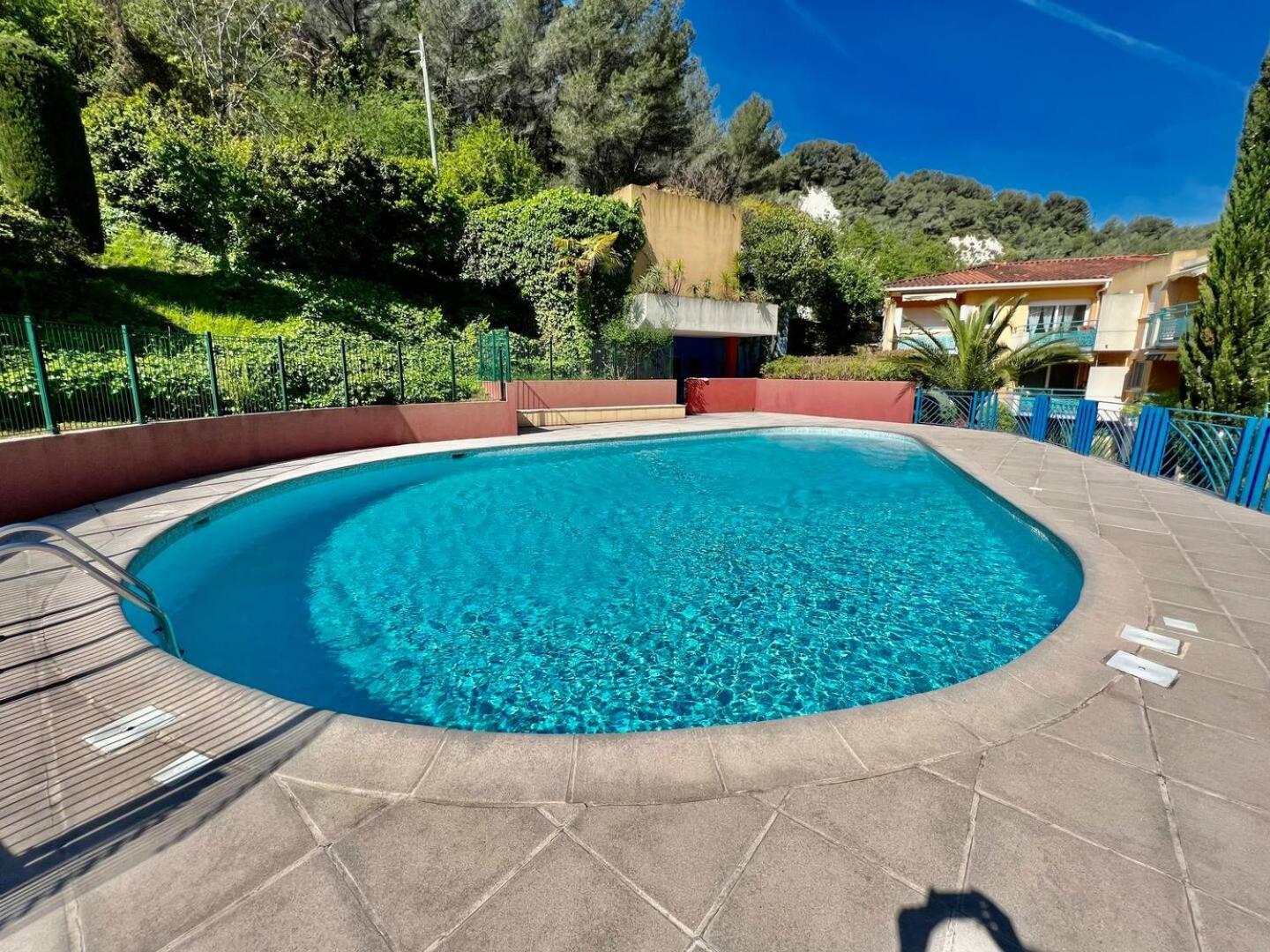Quiet Studio Swimming Pool Roquebrune Εξωτερικό φωτογραφία